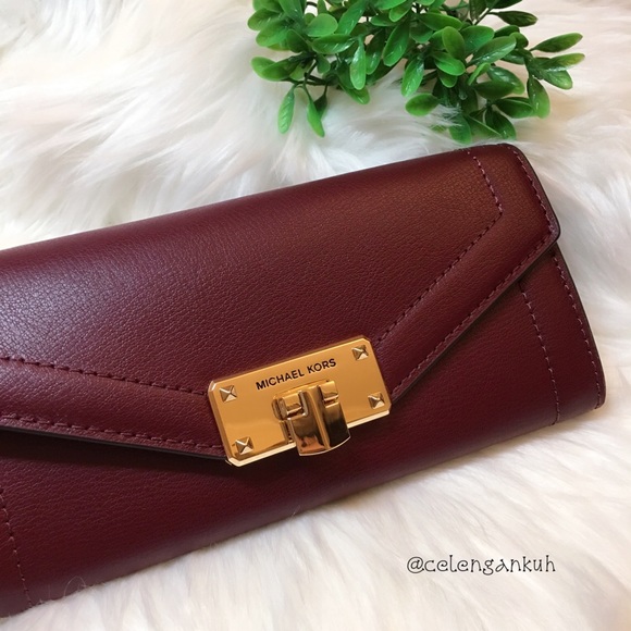 💕NEW Michael Kors Kinsley Carryall Leather Wallet - Picture 5 of 5